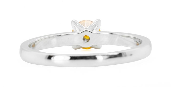 Ingen mindstepris - Ring - 18 kraat Hvidguld, Fancy Vivid Orange-Gul -  0.40ct. tw. Diamant (Naturfarvet) - I1