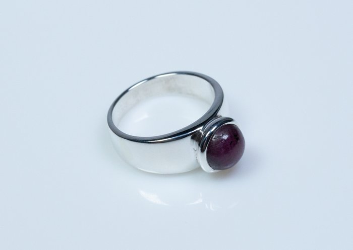 Ingen mindstepris - Ring - 925 sølv - 4,50 ct rubin