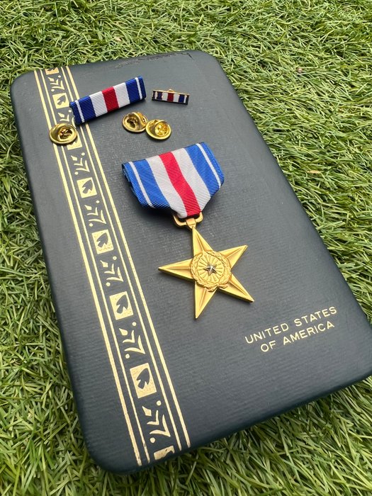 Förenta staterna - Medalje - Vietnam War Silver Star in box + ribbon bar + pin - Airborne - Ranger - Gallantry Heroism