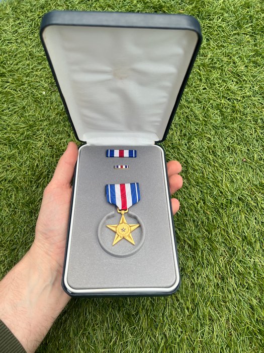 Förenta staterna - Medalje - Vietnam War Silver Star in box + ribbon bar + pin - Airborne - Ranger - Gallantry Heroism