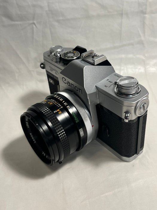 Canon FTb ( 1971) met 50 mm 1.8 lens Reflekskamera med enkelt linse (SLR)