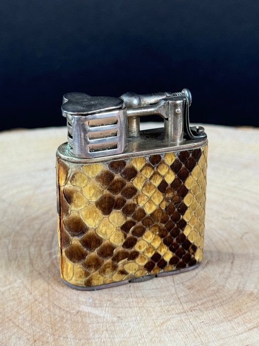 Dunhill - Unique Sports Lighter "Snake Skin" - Lighter - Forsølvet