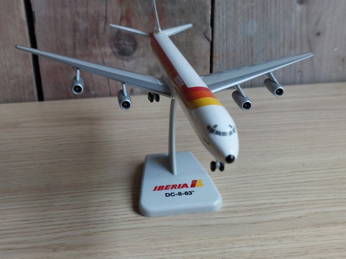 Hogan - Modelfly - Iberia Douglas DC-8 serie 63 'Alonso Cano'