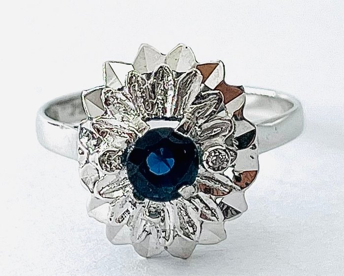 Ingen mindstepris - Ring - 18 kraat Hvidguld Safir - Diamant