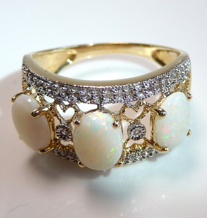 Ring - 14 karat Gulguld -  3.25ct. tw. Opal - Diamant - Størrelse 62 kan ændres