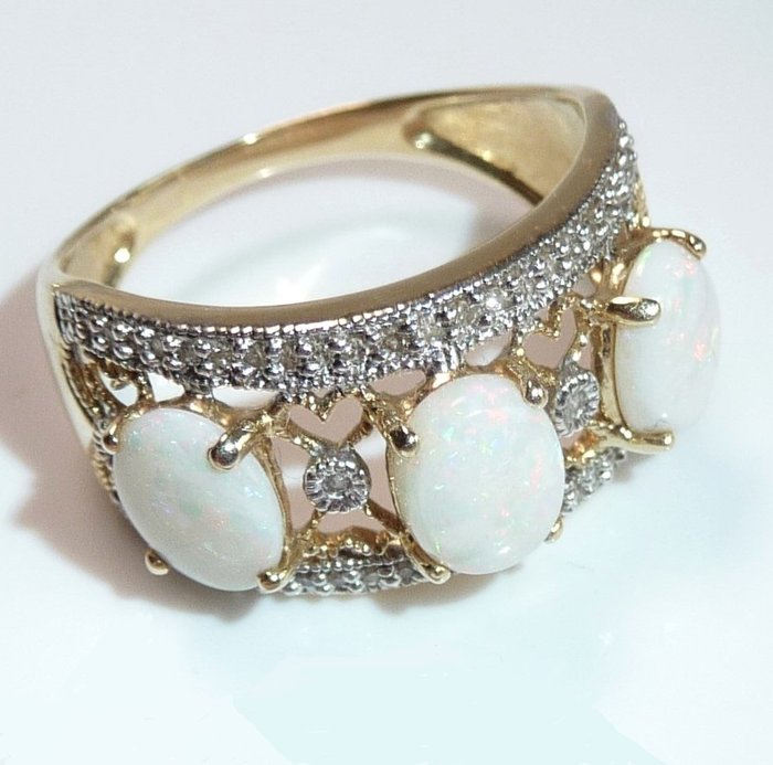 Ring - 14 karat Gulguld -  3.25ct. tw. Opal - Diamant - Størrelse 62 kan ændres