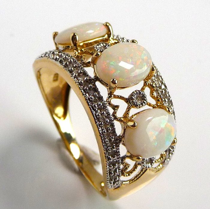 Ring - 14 karat Gulguld -  3.25ct. tw. Opal - Diamant - Størrelse 62 kan ændres