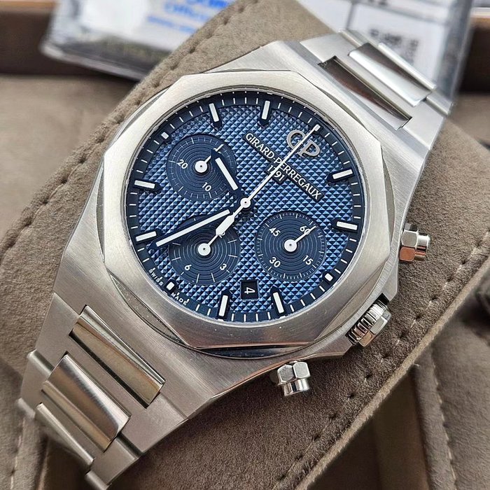 Girard-Perregaux - Laureato Chronograph - 81020-11-431-11A - Mænd - 2011-nu