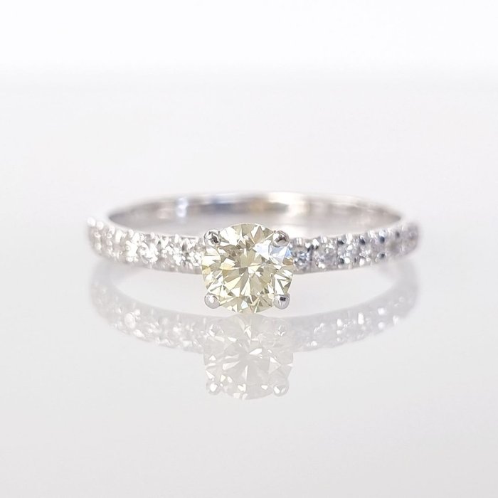 Forlovelsesring - 14 karat Hvidguld -  077ct tw Diamant (Naturfarvet)