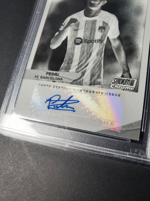 2022/23 Topps Stadium Club Chrome UCL Pedri Behind The Lens Photo Negative - Autograph /25 PSA/DNA 9 - Auto 10 Graded card