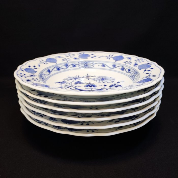 Meissen - Tallerken (6) - 6er Set gemuldete Speiseteller/Suppenteller Ø 23,0 cm Zwiebelmuster Neuer Ausschnitt - Porcelæn