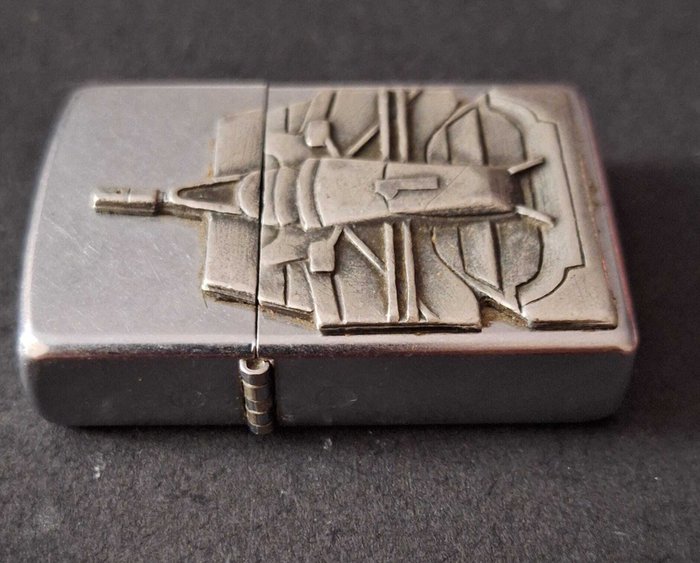 Zippo, F1  Año 2001 Mes Octubre - Lighter - Stål