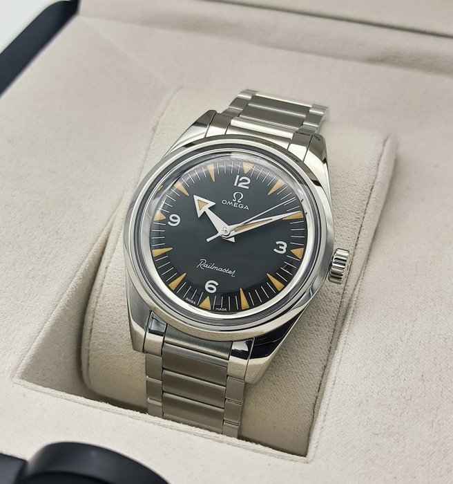 Omega - Railmaster 60th Anniversary Limited Edition - 220.10.38.20.01.002 - Mænd - 2011-nu