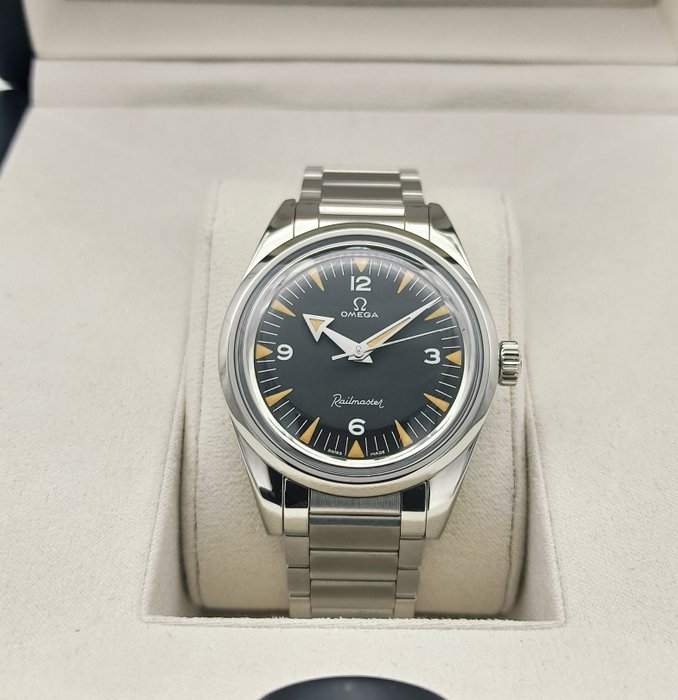 Omega - Railmaster 60th Anniversary Limited Edition - 220.10.38.20.01.002 - Mænd - 2011-nu