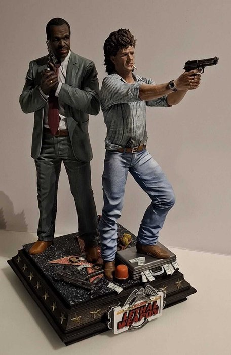 Lethal Weapon - Martin Riggs (Mel Gibson)  Roger Murtaugh (Danny Glover) - Statue - Custom made, handpainted -