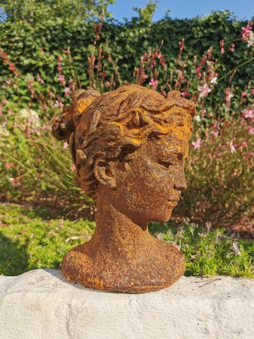 Statuette - Lady bust - Støbejern