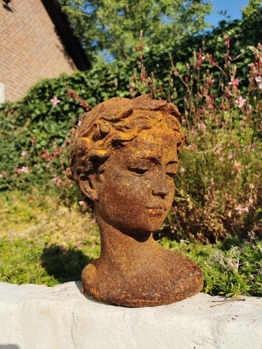 Statuette - Lady bust - Støbejern