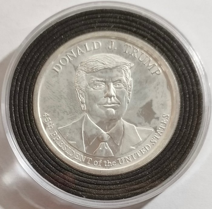 Förenta staterna. Silver medal (ND) "President USA - Donald Trump", 2 Oz (.999)  (Ingen mindstepris)