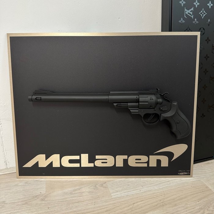 Daluxe Art - 1999 • Mclaren Gun