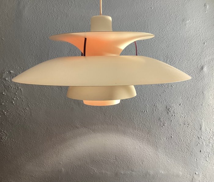 Louis Poulsen - Poul Henningsen - Lampe - PH5 - Metal