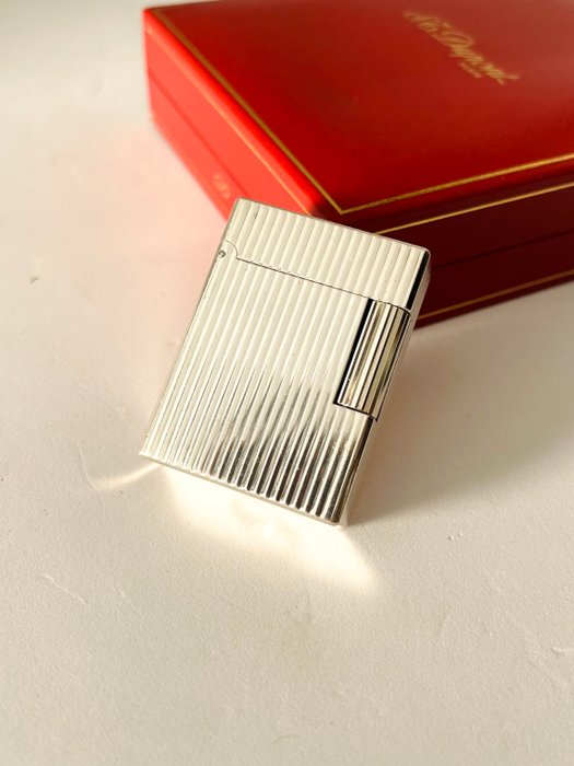 S.T. Dupont - L1 BR - Silver plated - Vertical lines - Lighter - Forsølvet