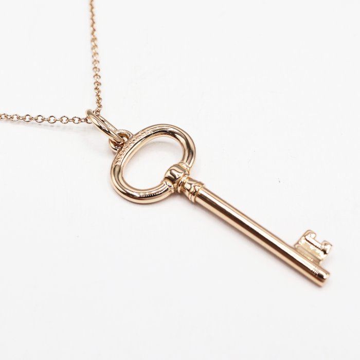 Tiffany  Co. - Halskæde med vedhæng - Oval Key Necklace - 18 kraat Rosaguld