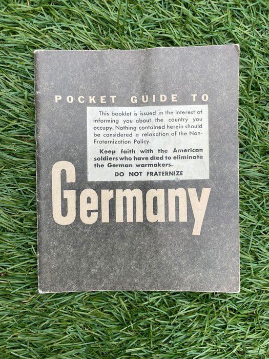 Verenigde Staten van Amerika - Official US Army Soldier's Pocket Guide Germany - Hürtgen - Rhine - Ardennes - Published in December 1944 prior to invasion of German territory - 1944