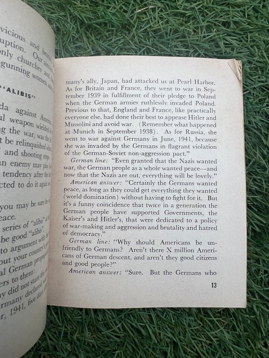 Verenigde Staten van Amerika - Official US Army Soldier's Pocket Guide Germany - Hürtgen - Rhine - Ardennes - Published in December 1944 prior to invasion of German territory - 1944