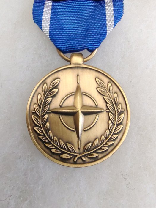 Europa - Militærmedalje - Masser af EU/Nato-medaljer