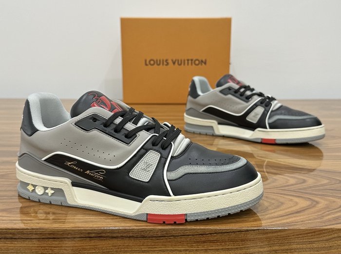 Louis Vuitton - Sneakers