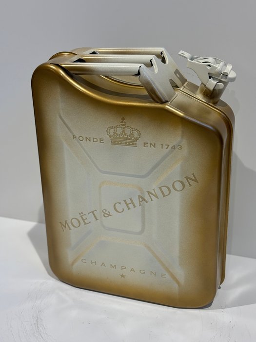 Rob VanMore - Oil Crisis Moët  Chandon XL - 47cm