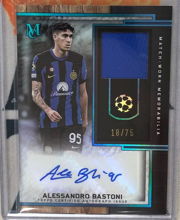 2023/24 Topps Museum Collection UEFA Alessandro Bastoni Match Worn Memorabilia - Autograph /75 - 1 Card - Næsten så god som ny (NM)