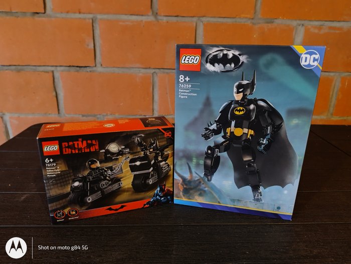 Lego - DC - 76179 + 76259 - Batman  Selina Kyle Motorcycle Pursuit + Batman Construction Figure