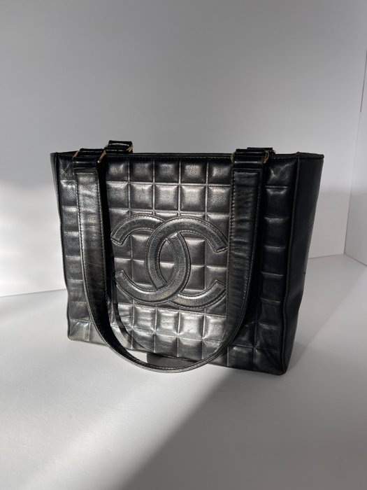 Chanel - Chocolate Bar Tote 2002 - Håndtaske