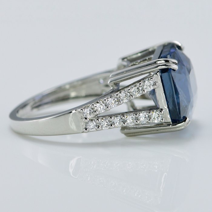 Ring Platin -  10.98ct. tw. Safir - Diamant - Eksklusiv safirring