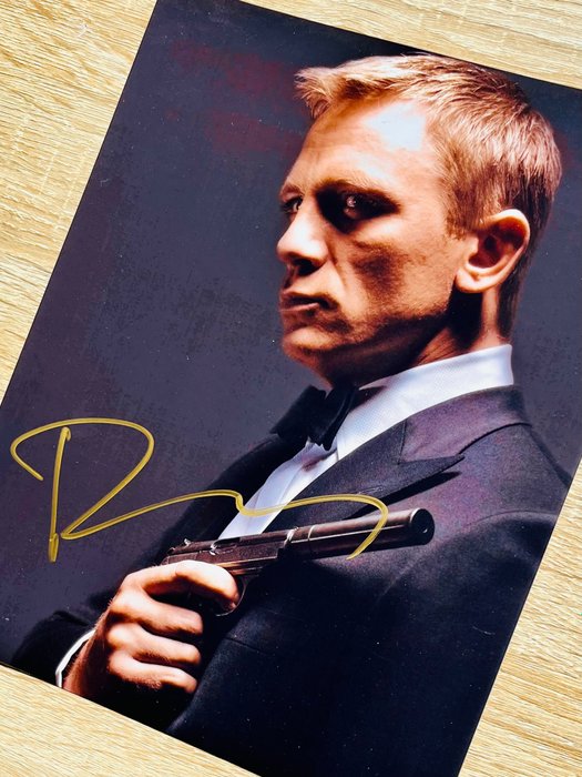 James Bond - Daniel Craig, signed with COA