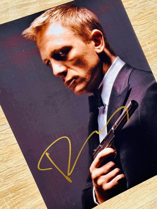 James Bond - Daniel Craig, signed with COA