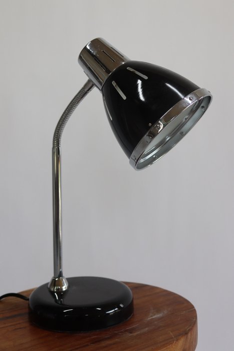 AI  E (Grundig) - Skrivebordslampe - Type HD2812 - Metal