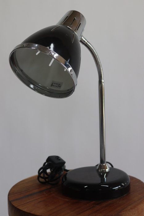 AI  E (Grundig) - Skrivebordslampe - Type HD2812 - Metal