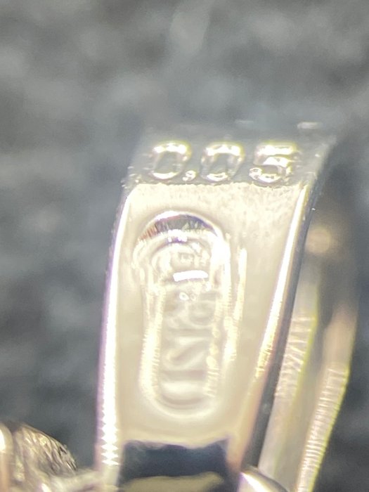 Ingen mindstepris - Vedhæng - 18 kraat Hvidguld -  0.15ct. tw. Rubin - Diamant