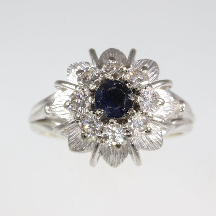 Ring - 18 kraat Hvidguld -  056ct tw Safir - Diamant - Vintage 1960'er tresserne