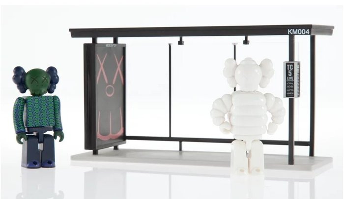 Kaws (1974) - Kubrick Bus Stop 4 Be@rbrick Medicom Toy