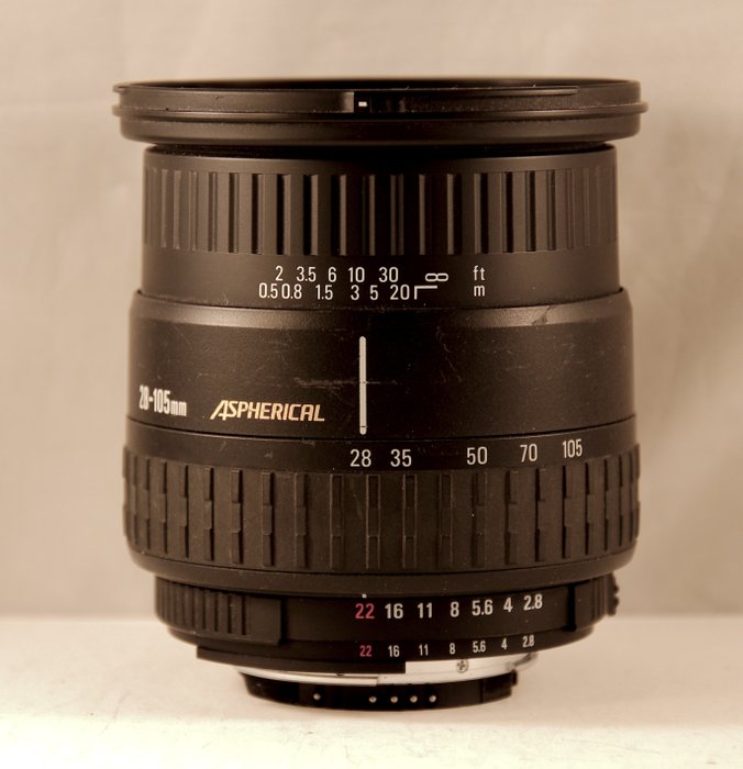 Sigma Compact Hyperzoom 28-105 mm  f/28-4 Aspherical Zoomobjektiv