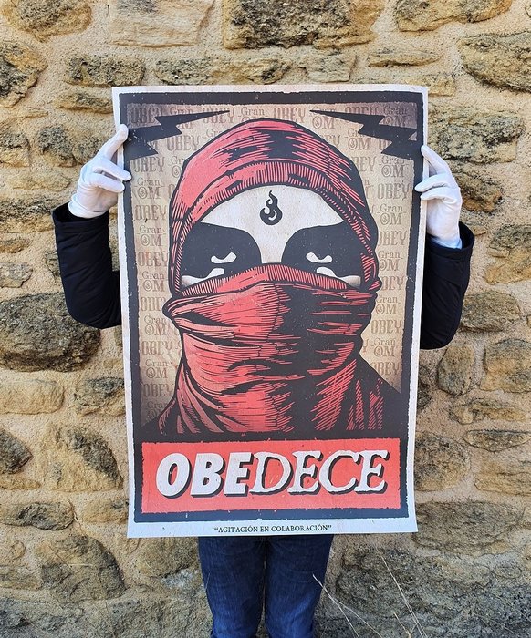 Shepard Fairey (OBEY), Gran OM - Obéis!