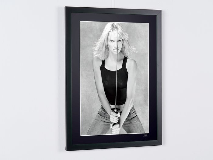 Kill Bill - Uma Thurman - Fine Art Photography - Luxury Wooden Framed 70X50 cm - Limited Edition Nr 01 of 30 - Serial ID 16985 - Original Certificate (COA), Hologram Logo Editor and QR Code - 100% New items.Original Certificate