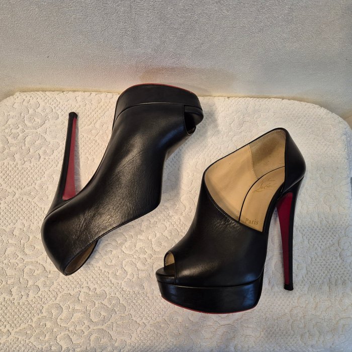 Christian Louboutin - Sko med åben tå - Størelse: Shoes / EU 36