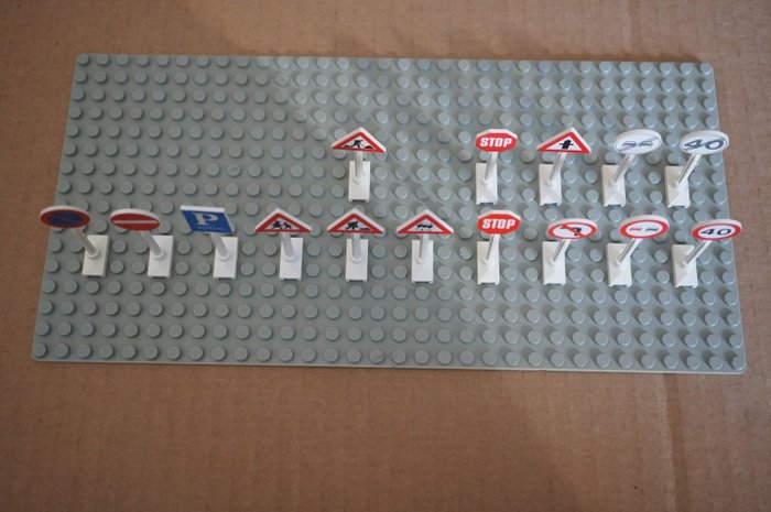 Lego - Classic Town - Roadsigns - 1980-1990