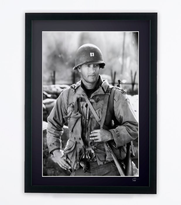 Saving Private Ryan - Tom Hanks as Captain John H. Miller - Fine Art Photography - Luxury Wooden Framed 70X50 cm - Limited Edition Nr 01 of 30 - Serial ID 17301 - Original Certificate (COA), Hologram Logo Editor and QR Code - 100% New items.