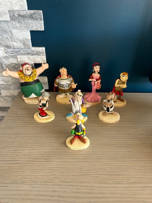 Asterix - 8 Figurine - Les éditions Albert René / Plastoy Collections