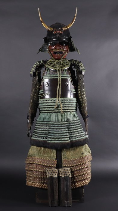 Tokubetsu Kicho Shiryo 特別貴重資料 Samurai Armor 縹絲威二枚胴具足 Certificeret af Japanese Armor Society - Japan - Midten af Edo-perioden